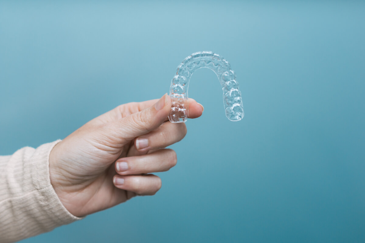 Tel & Şeffaf Plak (Invisalign)